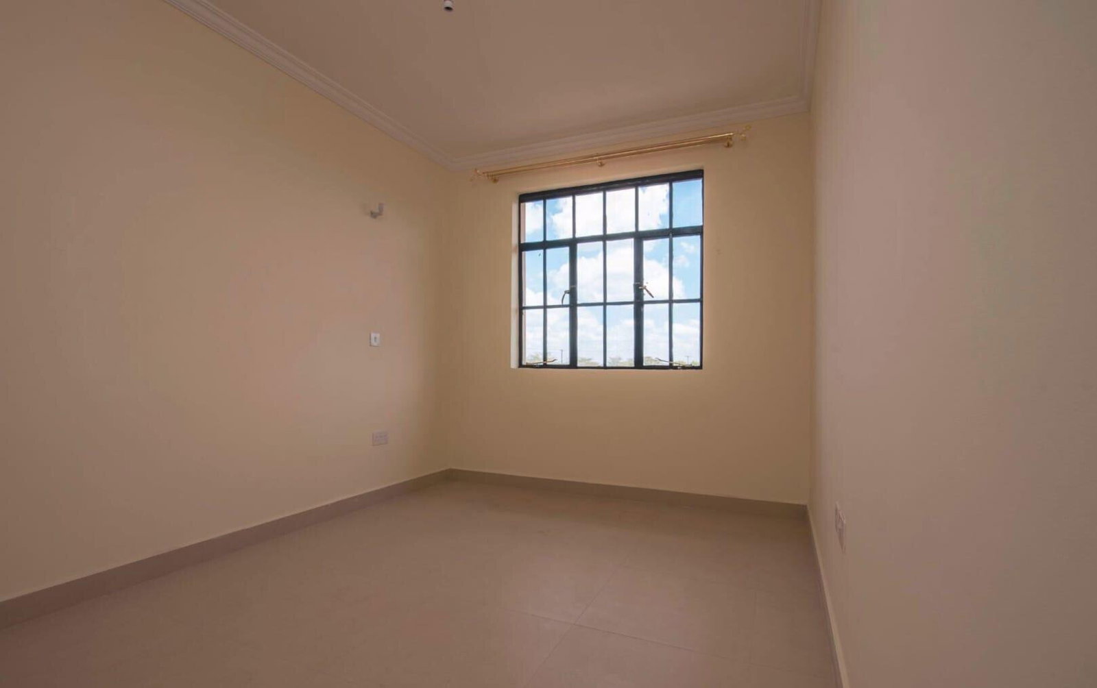 3BR Townhouse with Walk-In Closet & Breakfast Bar - Nyayo Estate