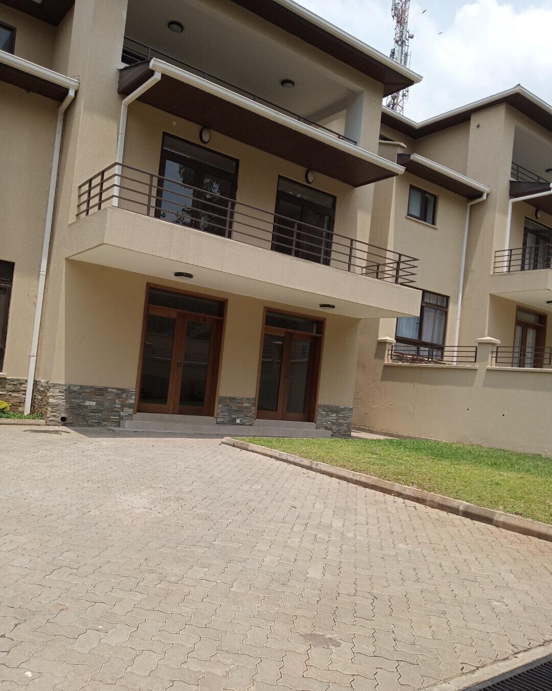 5-Ensuite Townhouse with Study & DSQ - Lavington