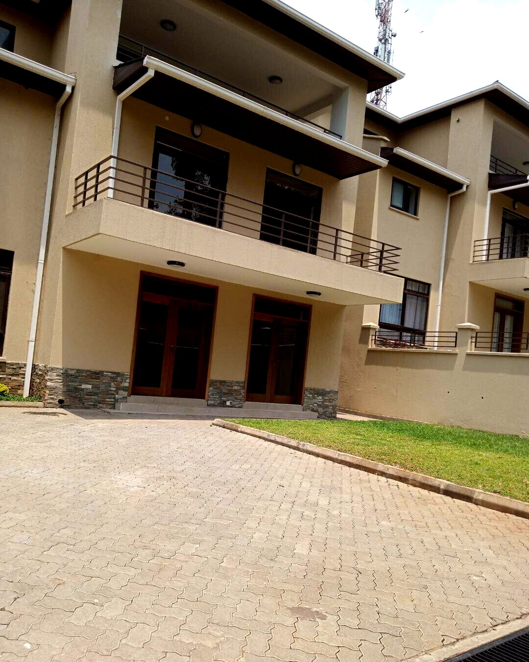 5-Ensuite Townhouse with Study & DSQ - Lavington