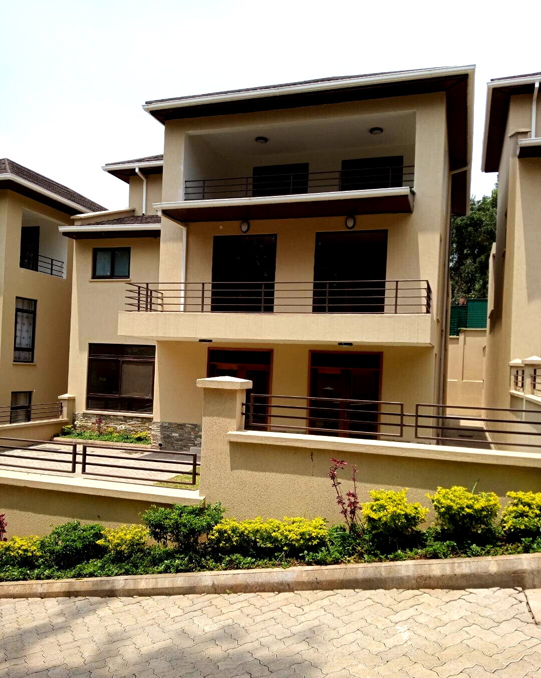 5-Ensuite Townhouse with Study & DSQ - Lavington