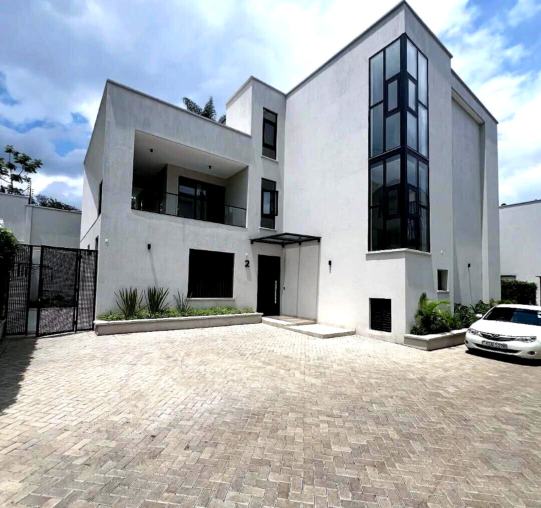5-Ensuite Townhouse with Two Kitchens & Study - Lavington