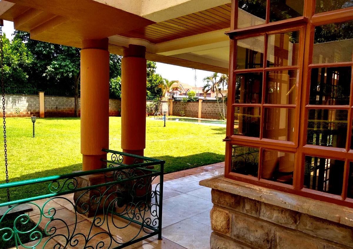 Half-Acre 5BR All-Ensuite Townhouse with Heated Pool - Runda