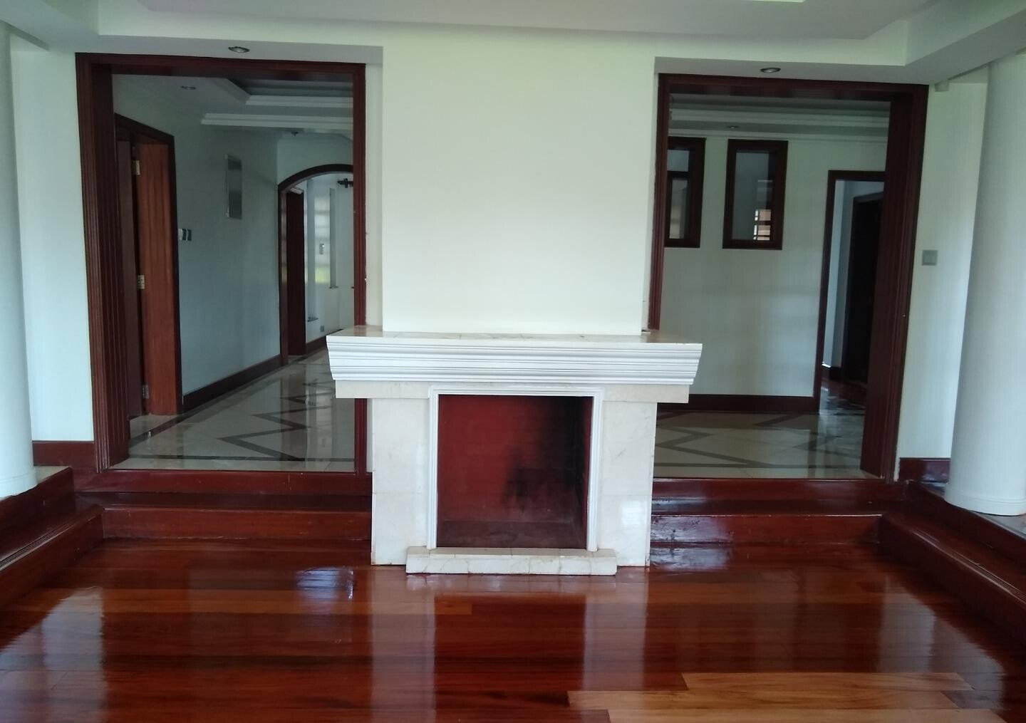 Half-Acre 5BR All-Ensuite Townhouse with Heated Pool - Runda