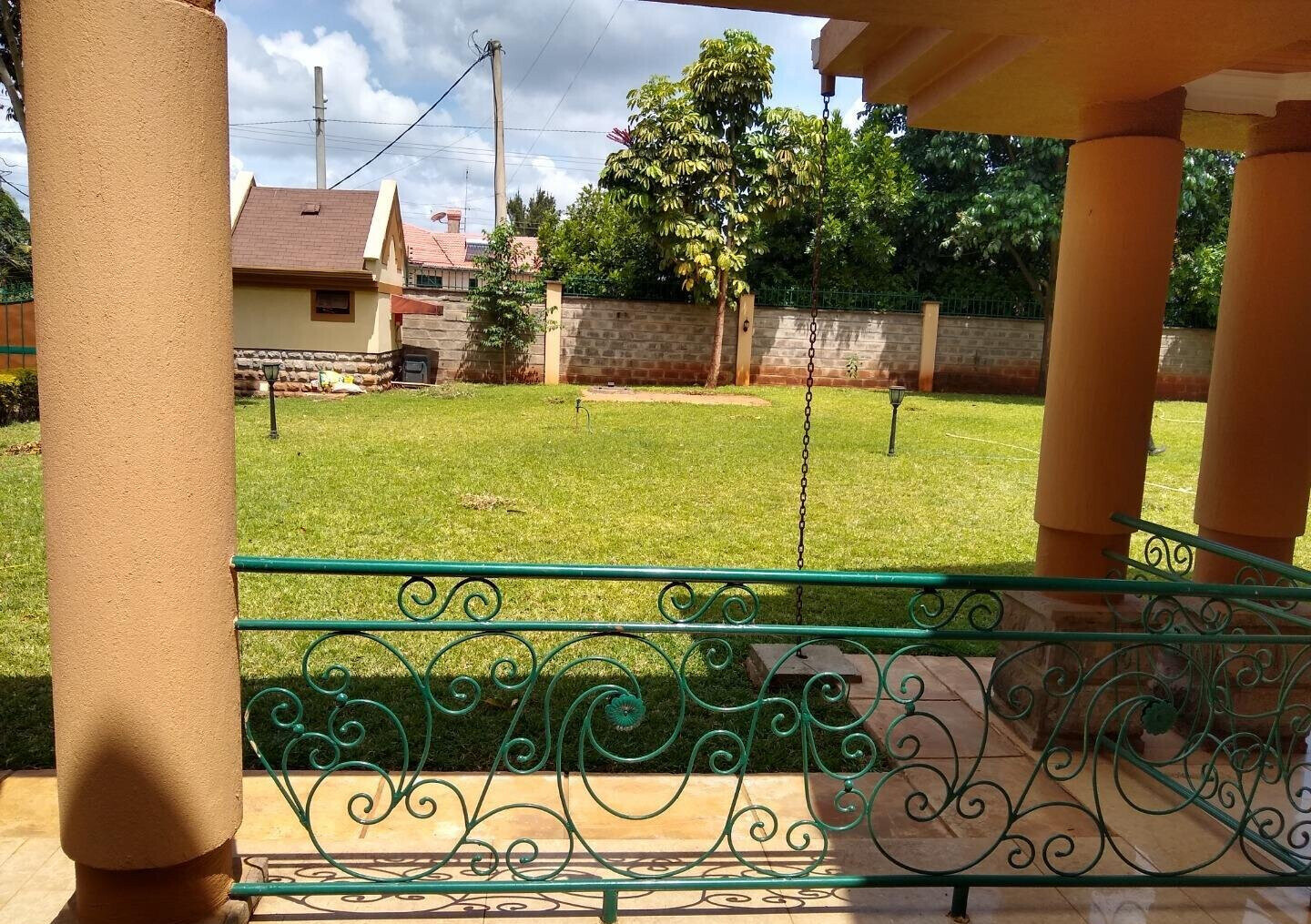 Half-Acre 5BR All-Ensuite Townhouse with Heated Pool - Runda