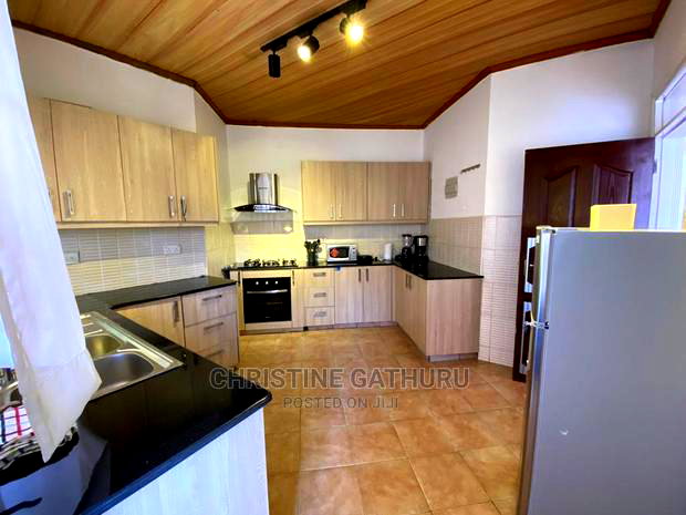 Furnished 3bdrm Apartment in Valley Arcade for Rent