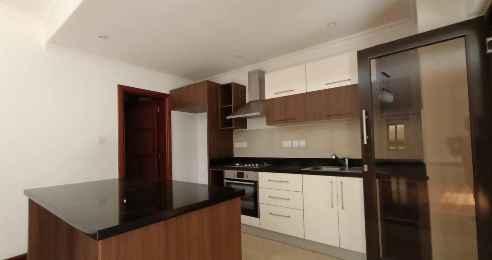 5-Ensuite Townhouse with Wooden Floors & Mature Garden - Lavington