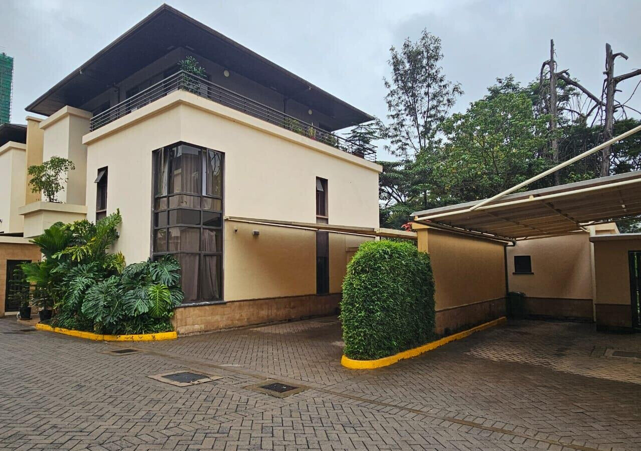 5-Ensuite Townhouse with Wooden Floors & Mature Garden - Lavington