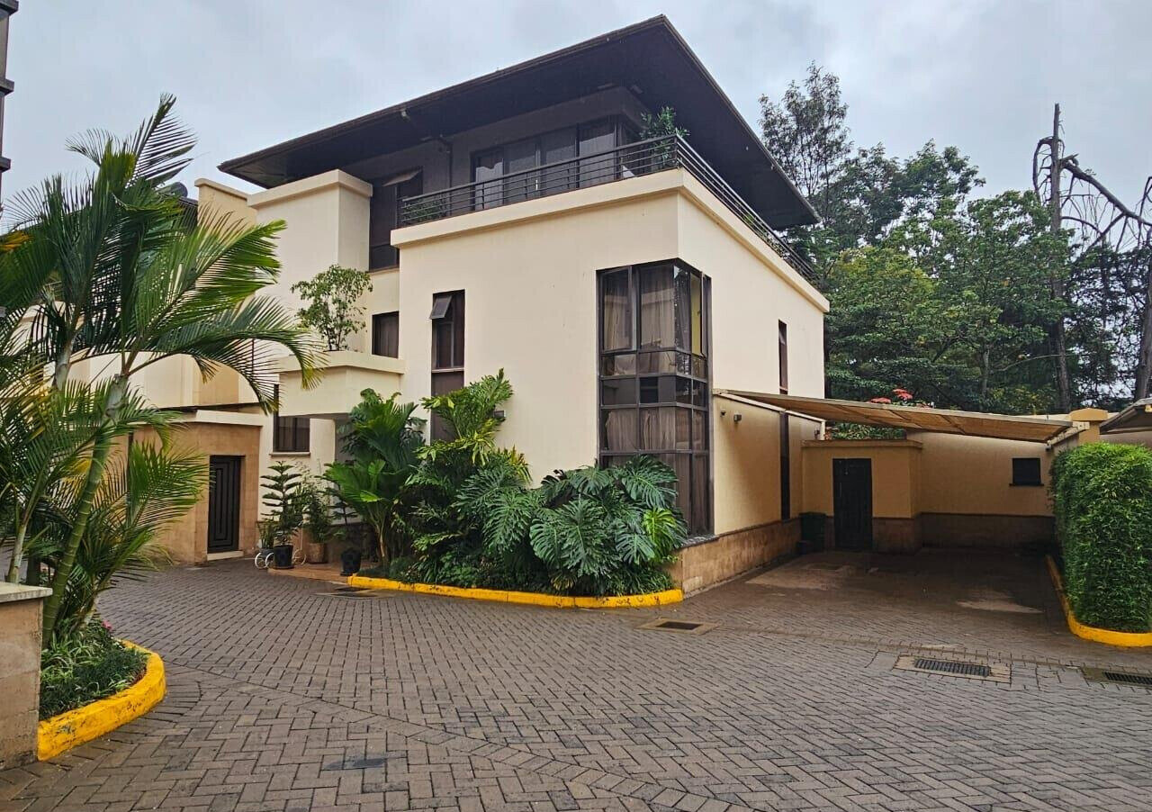 5-Ensuite Townhouse with Wooden Floors & Mature Garden - Lavington