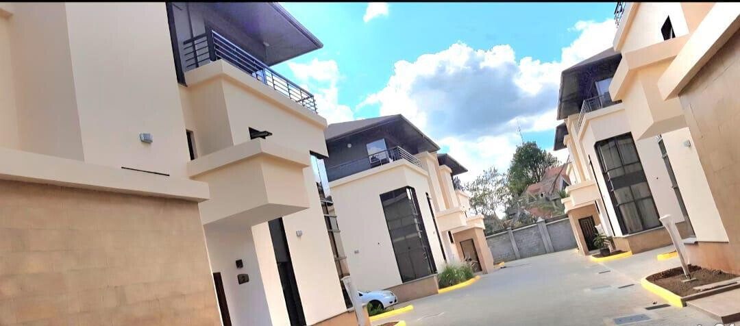 5-Ensuite Townhouse with Wooden Floors & Mature Garden - Lavington