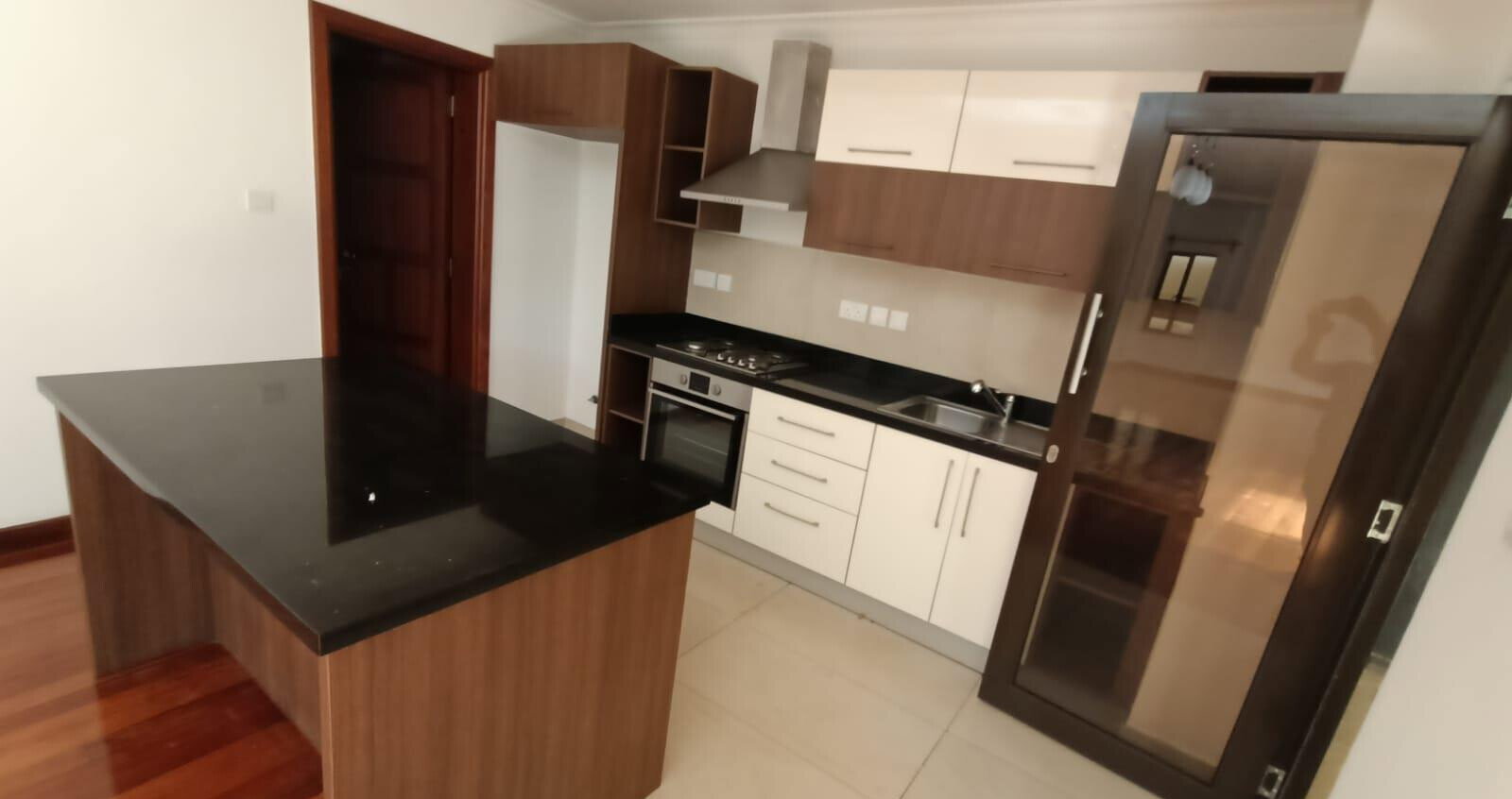 5-Ensuite Townhouse with Wooden Floors & Mature Garden - Lavington