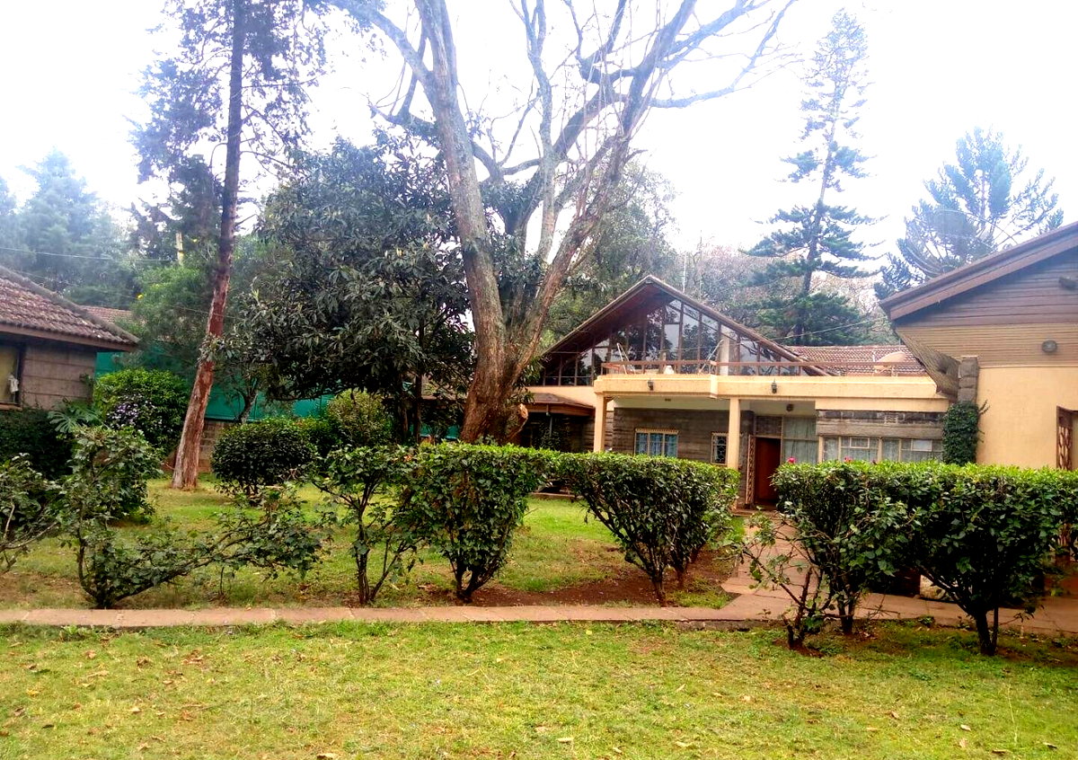 1-Acre Townhouse with Guest Wing - Lavington