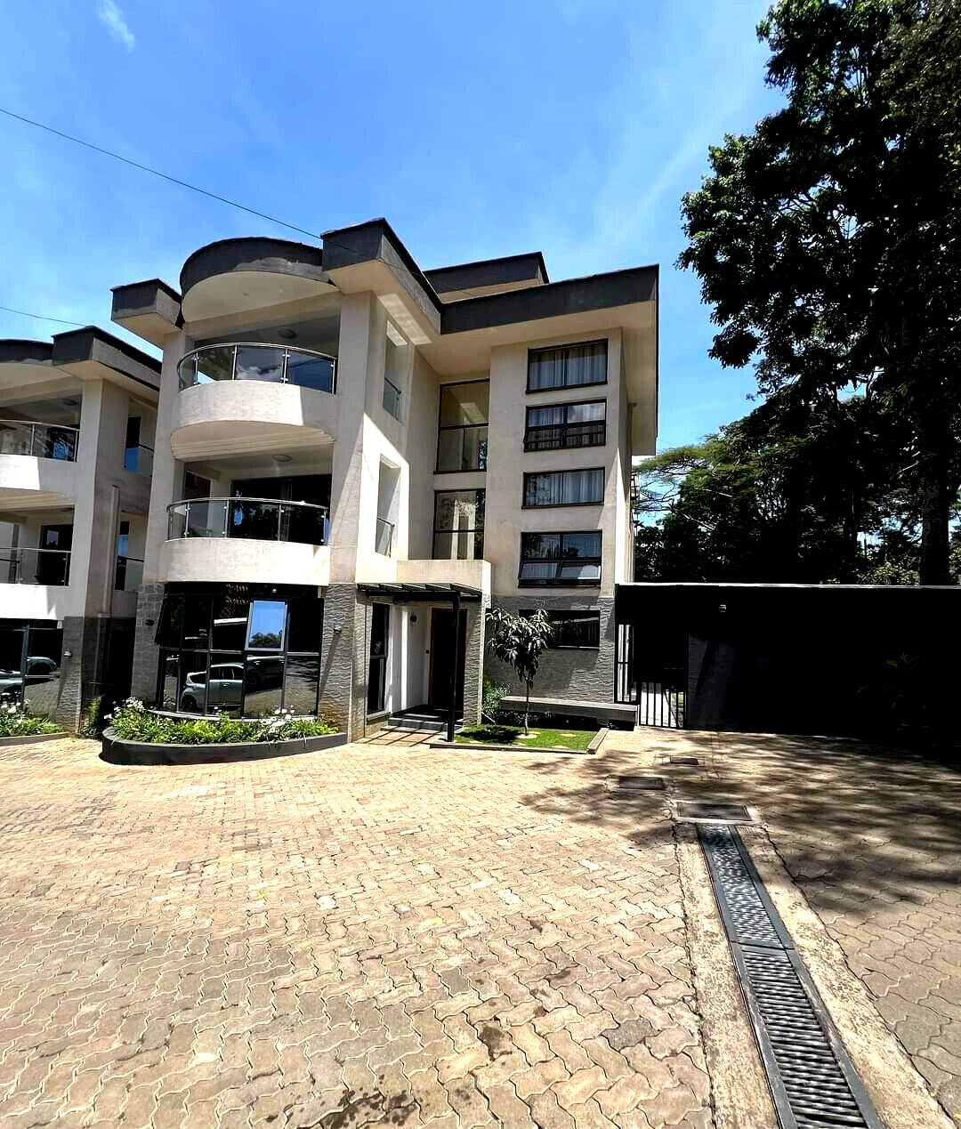 5-Ensuite Townhouse with Borehole & Upper Deck - Lavington