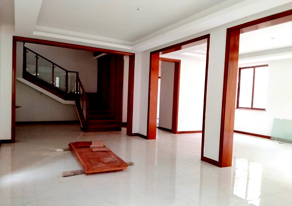 5-Bed Villa with Fireplace & Backup Generator - Lavington