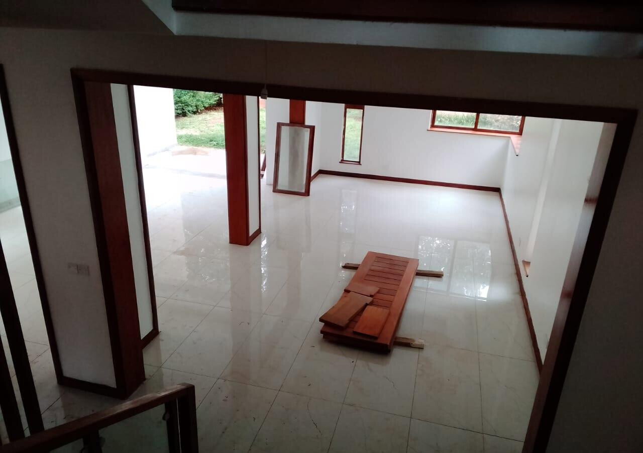 5-Bed Villa with Fireplace & Backup Generator - Lavington