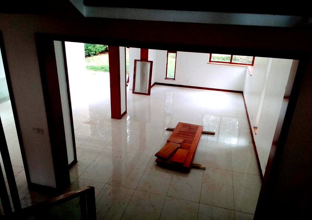 5-Bed Villa with Fireplace & Backup Generator - Lavington