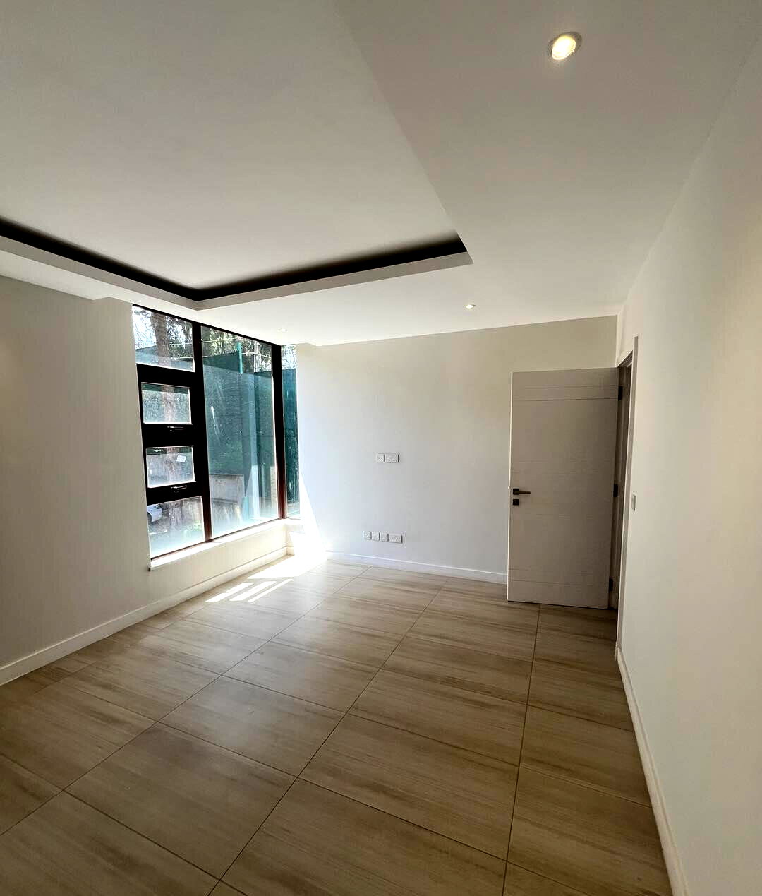 Brand New 4-Bed Townhouse with 2 DSQ & Private Garden - Lavington