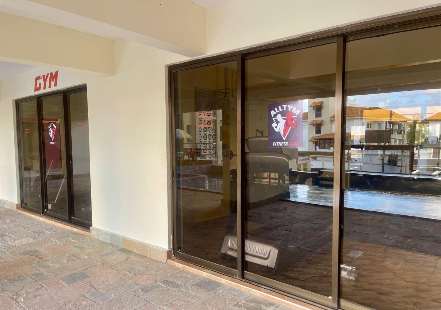 Modern 2BR with Pool & Gym on Baobab Road - Nyali