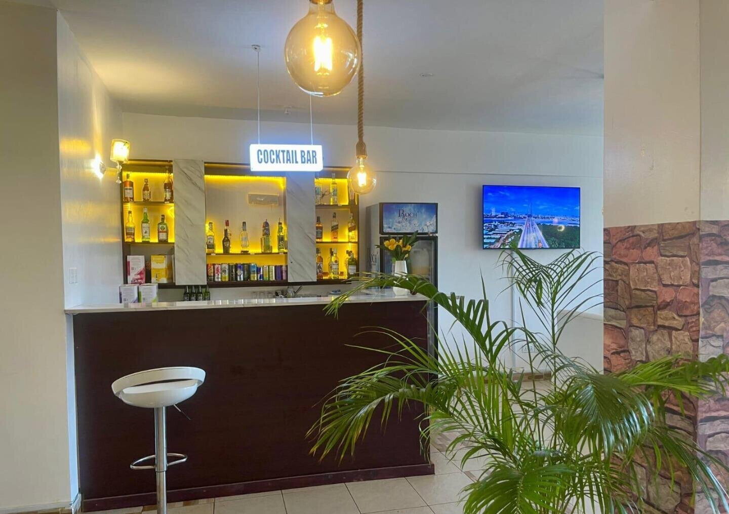 Modern 2BR with Pool & Gym on Baobab Road - Nyali