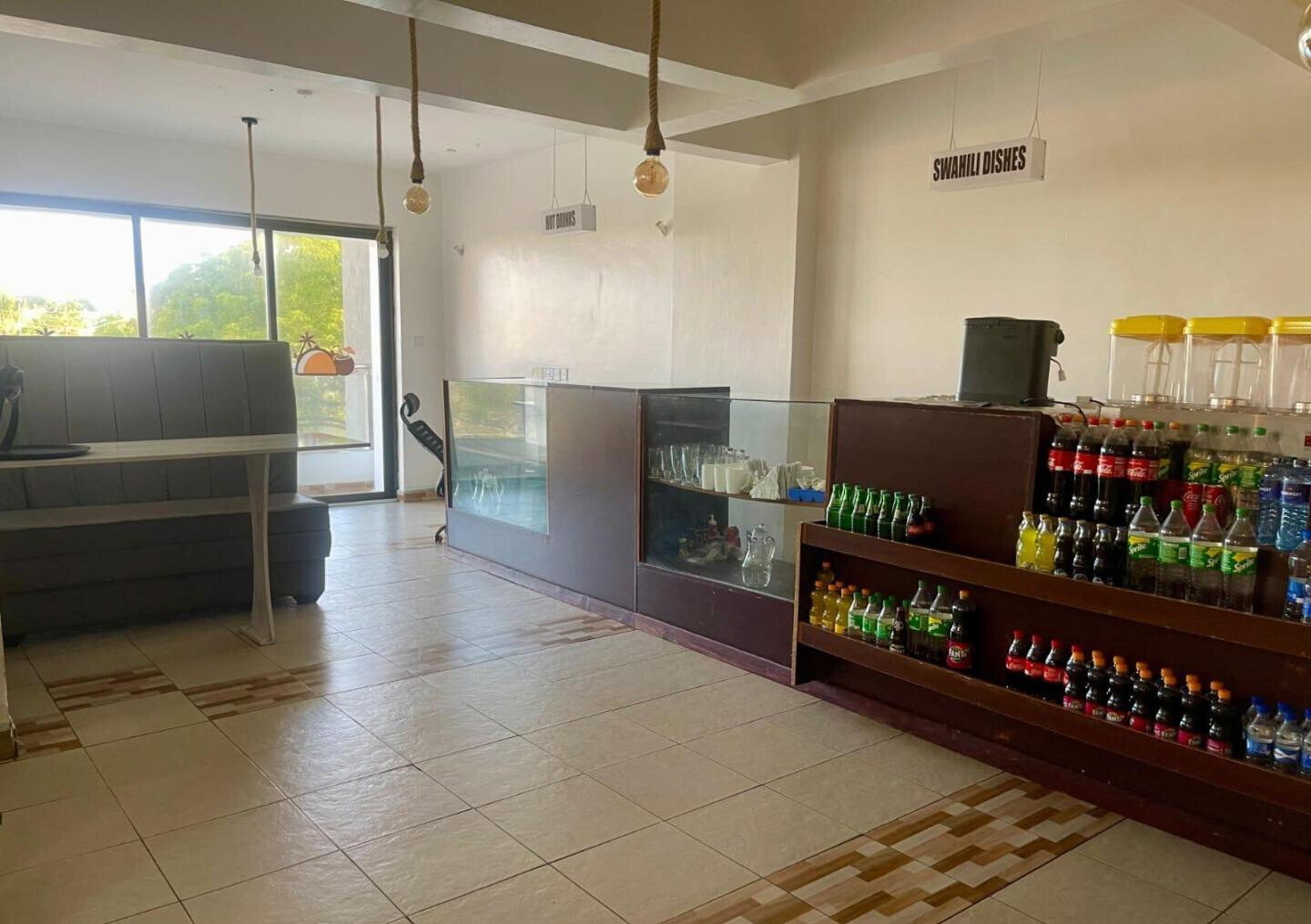 Modern 2BR with Pool & Gym on Baobab Road - Nyali