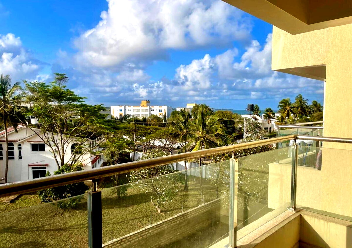 Modern 2BR with Pool & Gym on Baobab Road - Nyali