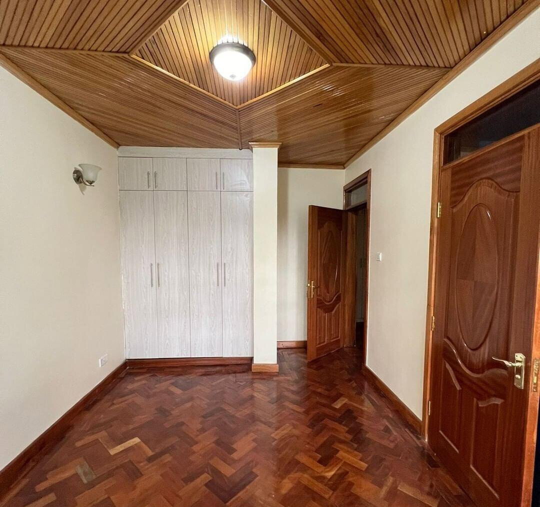 Modern 5-Bed Townhouse with Solar & DSQ - Lavington