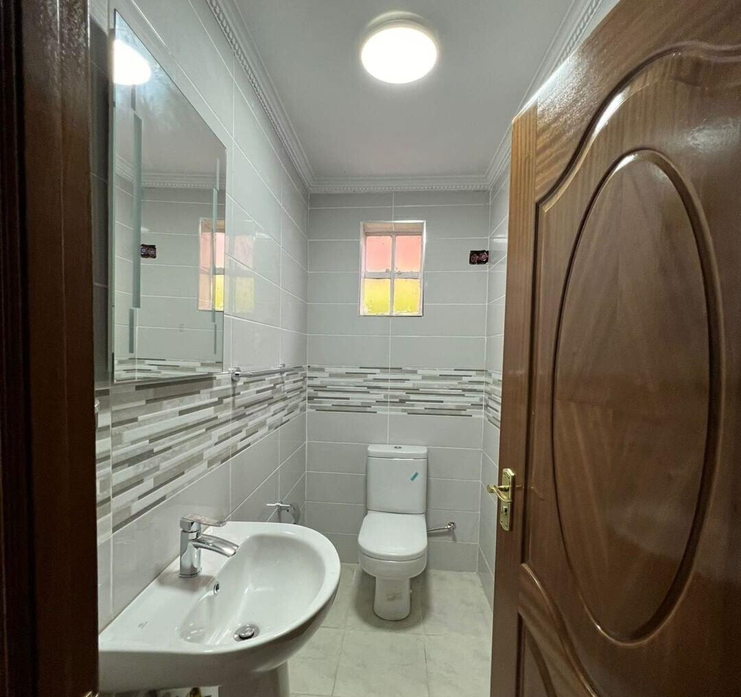 Modern 5-Bed Townhouse with Solar & DSQ - Lavington