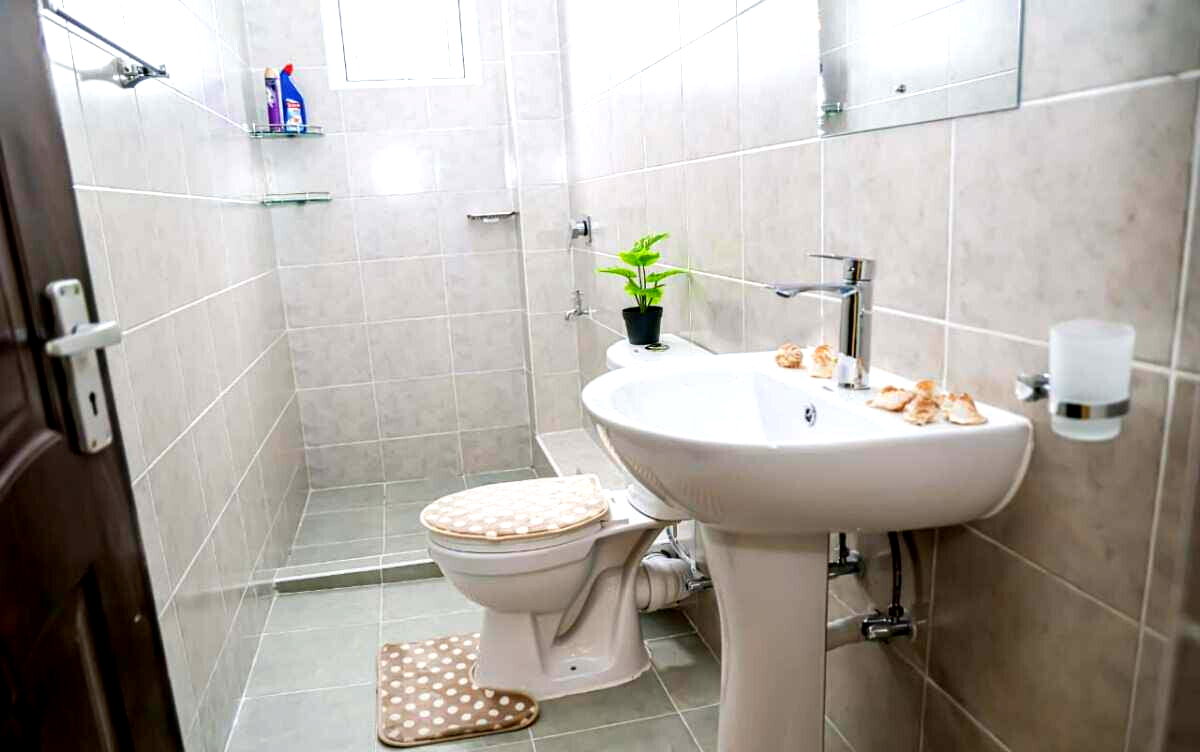 3BR Apartment with Heated Pool & Lake Views - Lower Milimani