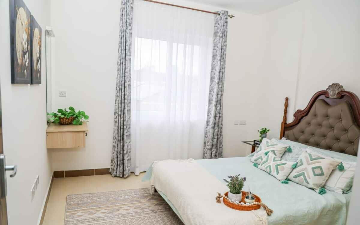 3BR Apartment with Heated Pool & Lake Views - Lower Milimani