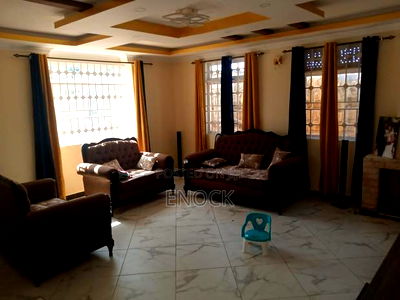 5bdrm Maisonette in Racecourse for sale - Image 4
