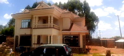 5bdrm Maisonette in Racecourse for sale - Image 1