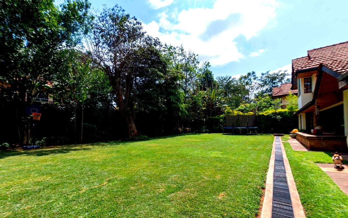 5BR Townhouse with Mahogany Floors & Fireplace - Lower Kabete