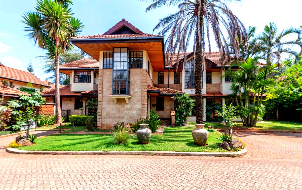 5BR Townhouse with Mahogany Floors & Fireplace - Lower Kabete