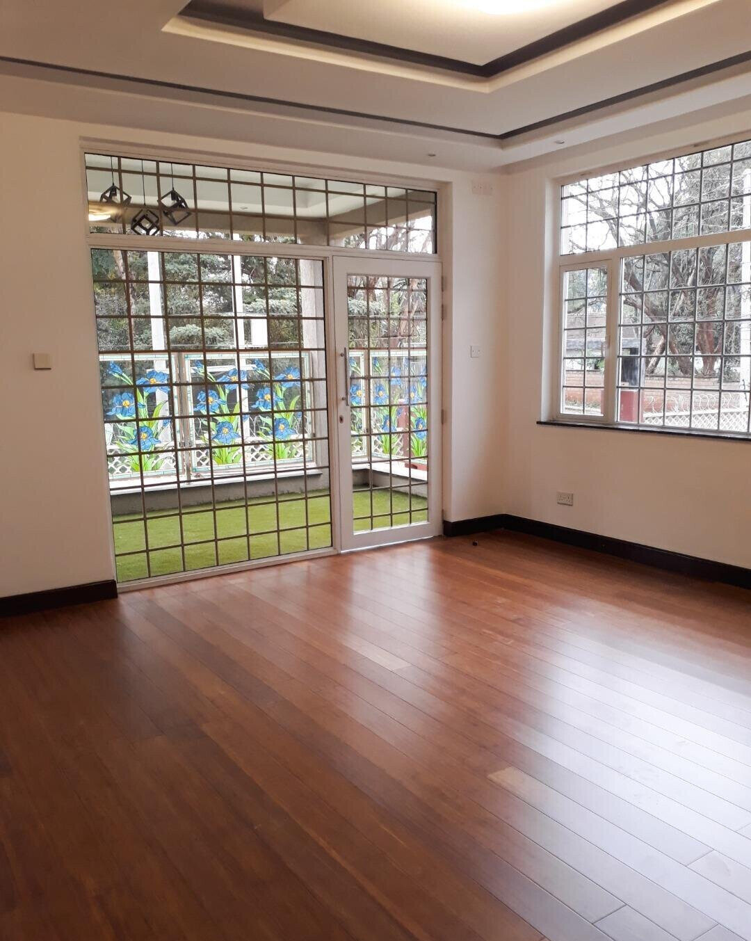 3-Floor Townhouse with Private Lift & Theatre Room - Spring Valley