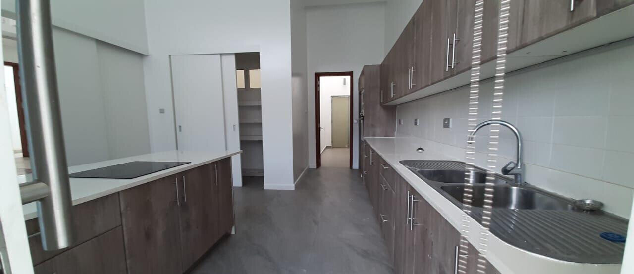 5-Ensuite Townhouse with Private Pool & Jacuzzi - Spring Valley