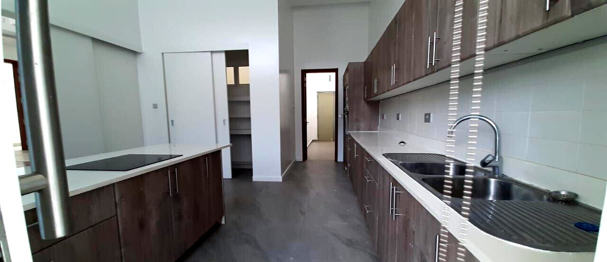 5-Ensuite Townhouse with Private Pool & Jacuzzi - Spring Valley