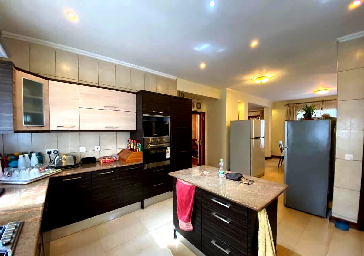 4BR Townhouse with Private Garden & Inverter - Off Eldama Ravine, Westlands