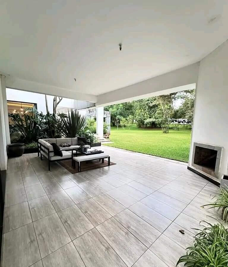 5-Ensuite Townhouse with Ololua Forest Views – Karen