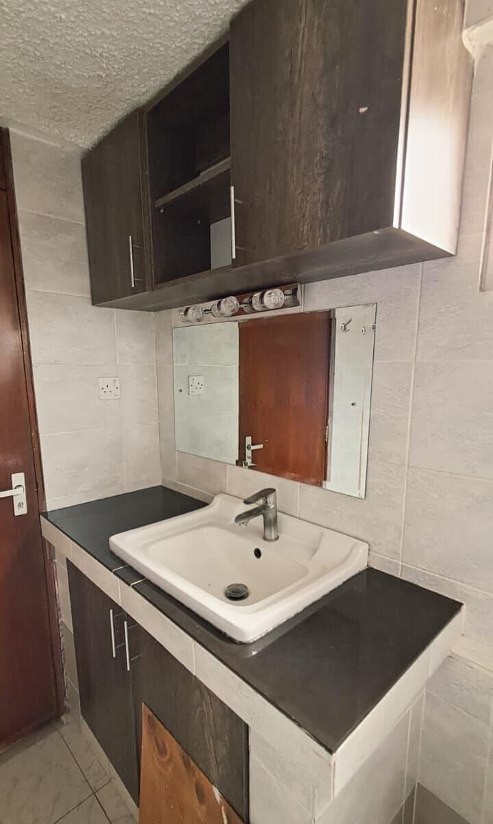 3BR Townhouse with DSQ & Pool Access - Lavington