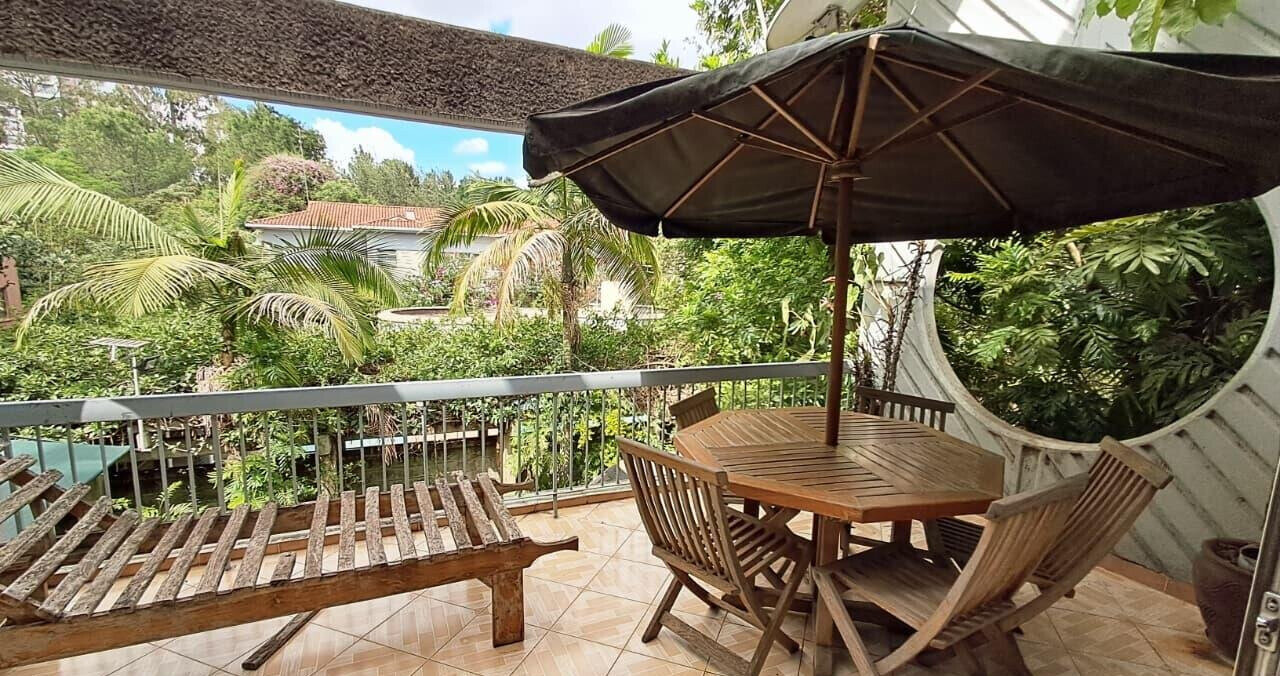 3BR Townhouse with DSQ & Pool Access - Lavington