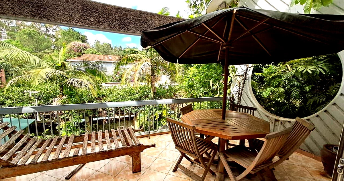 3BR Townhouse with DSQ & Pool Access - Lavington