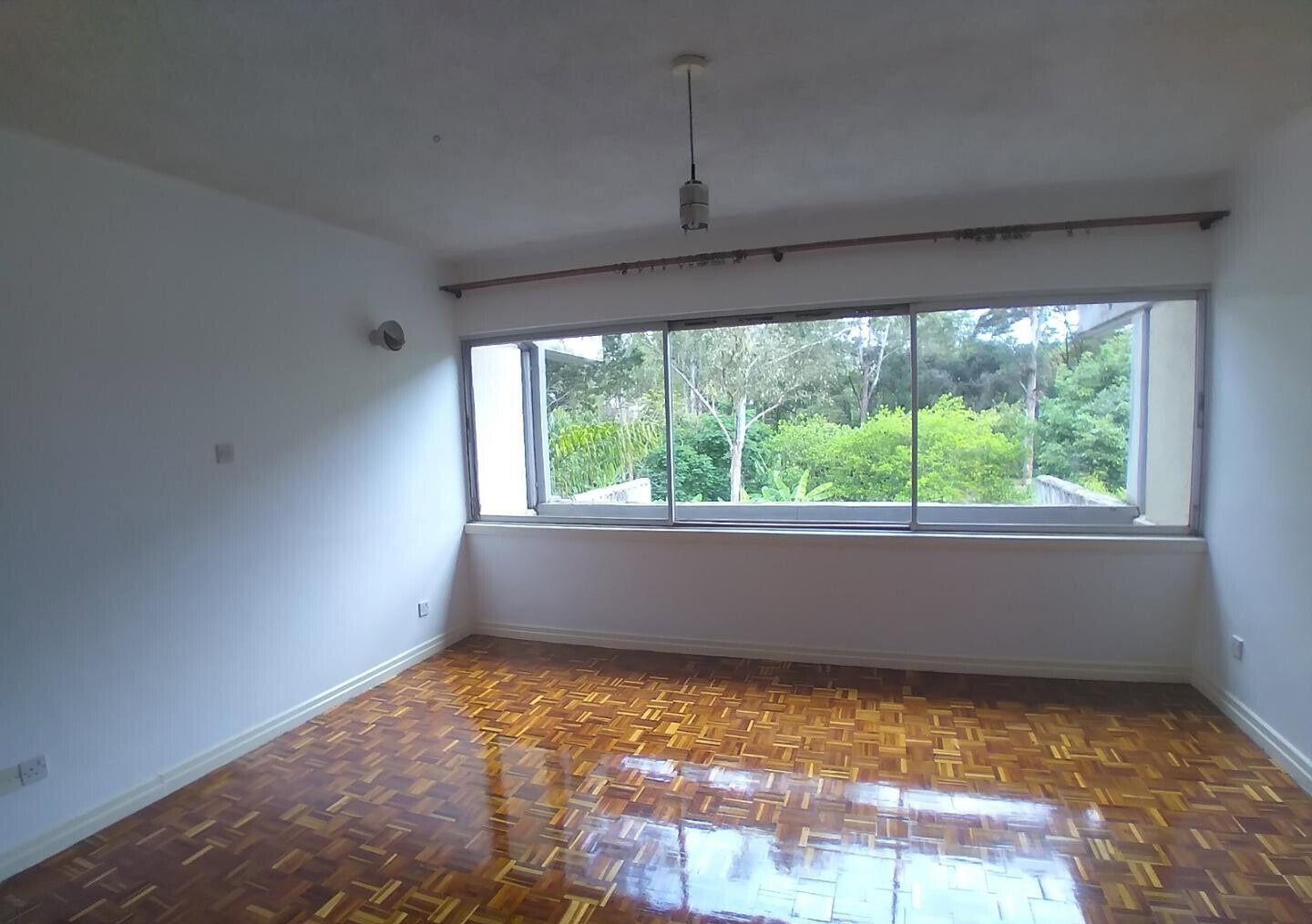 3BR Townhouse with DSQ & Pool Access - Lavington