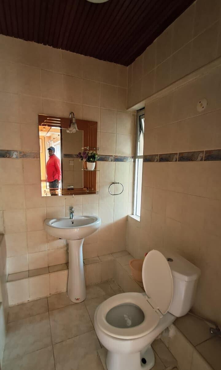 3BR Townhouse with DSQ & Pool Access - Lavington