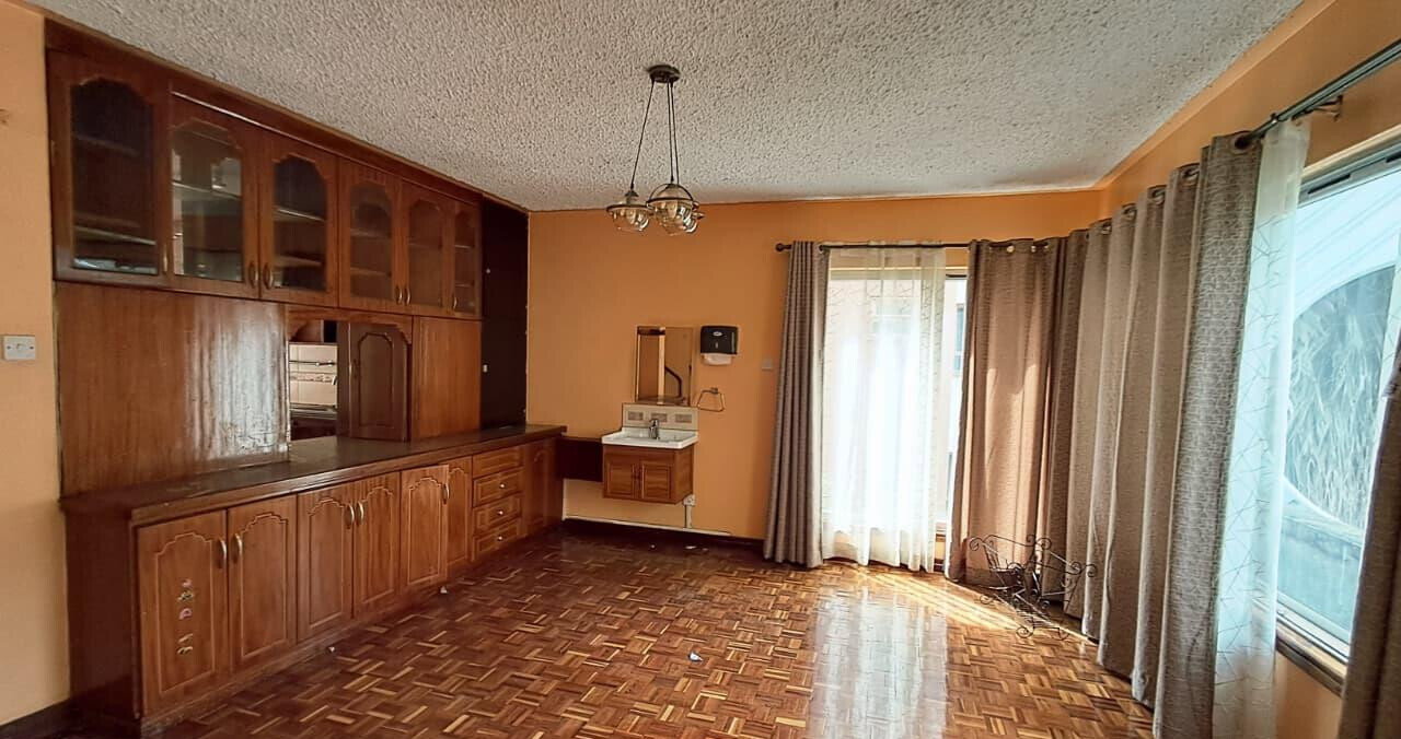 3BR Townhouse with DSQ & Pool Access - Lavington