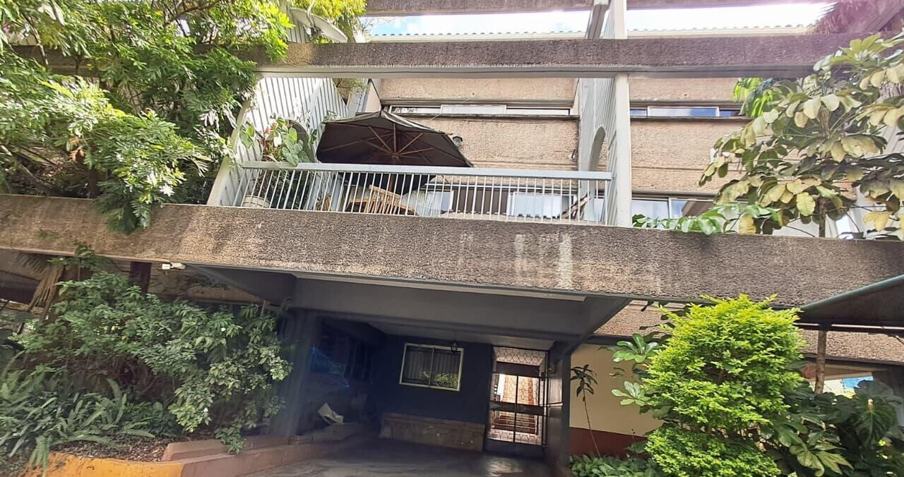 3BR Townhouse with DSQ & Pool Access - Lavington