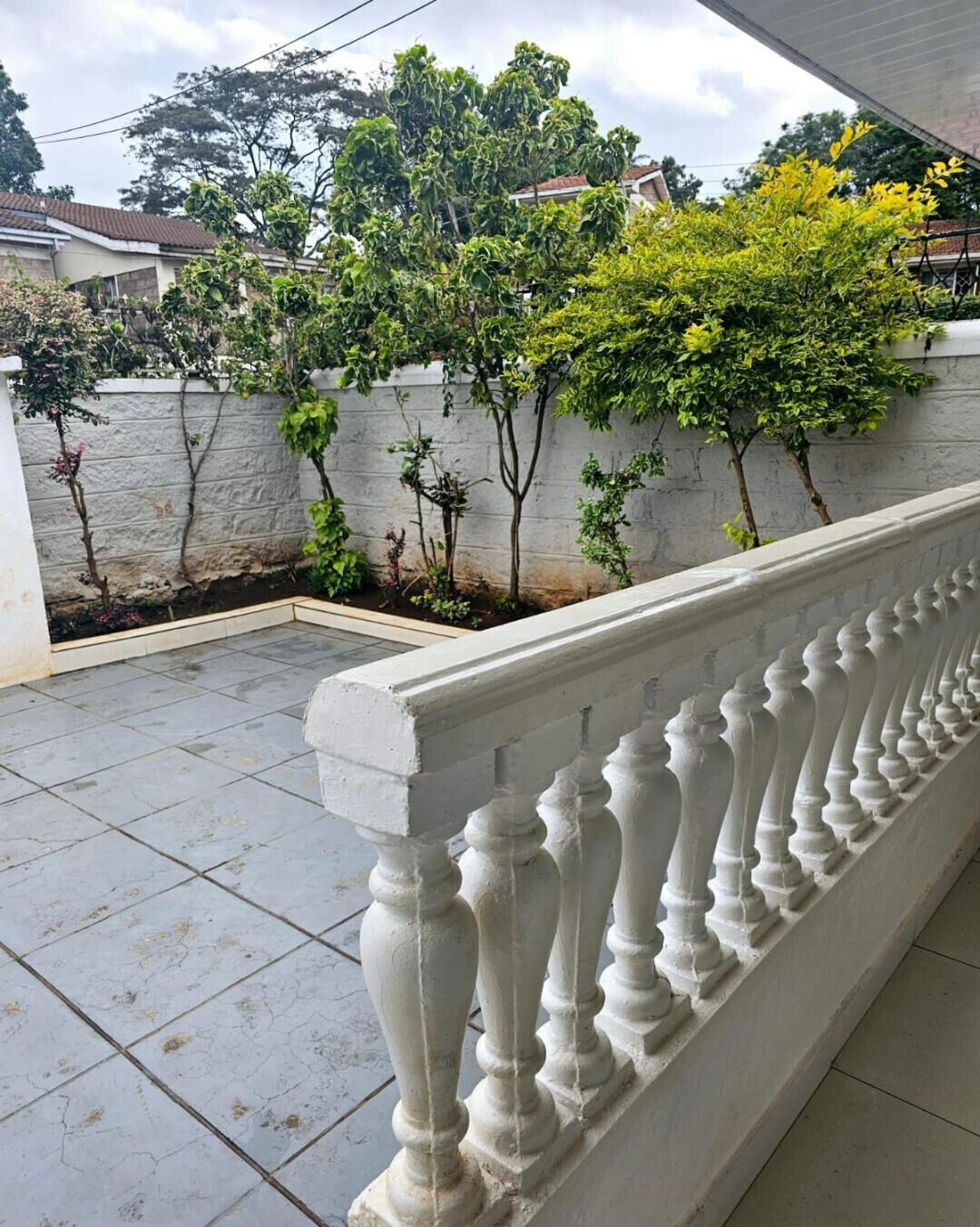 4BR Townhouse with DSQ & Secluded Estate - Lavington
