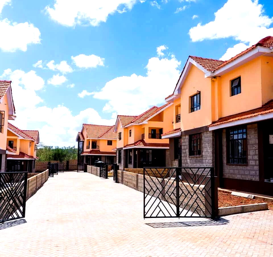 4BR Maisonette with Borehole & Ready Title - Rimpa, Rongai