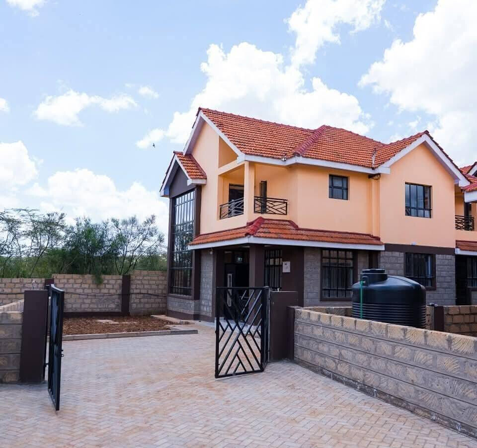 4BR Maisonette with Borehole & Ready Title - Rimpa, Rongai