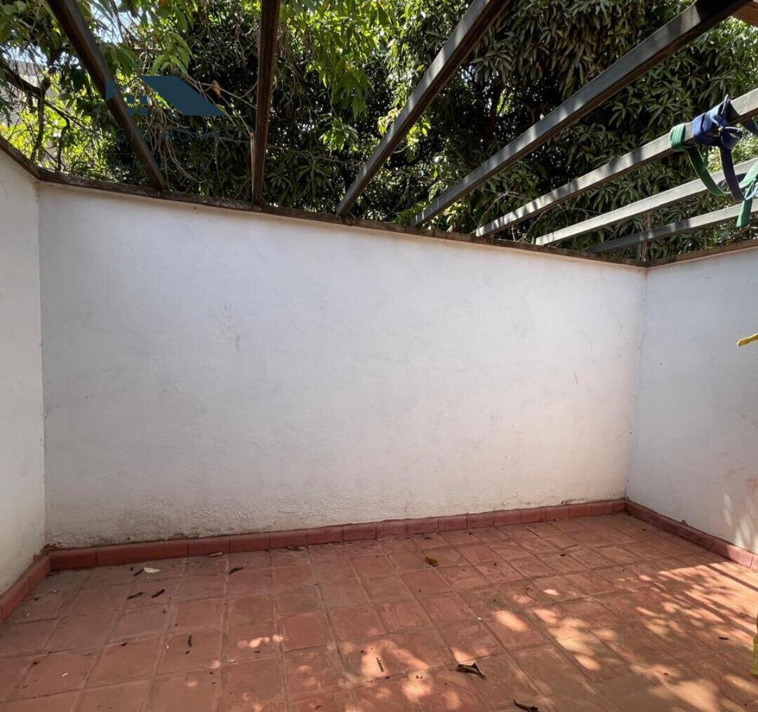 5BR Townhouse with Dual Kitchen & Backup Generator - Westlands