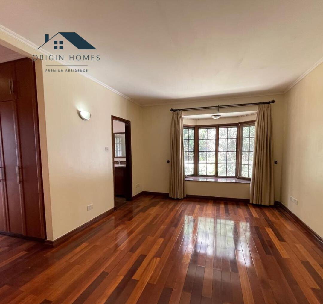 5BR Townhouse with Dual Kitchen & Backup Generator - Westlands