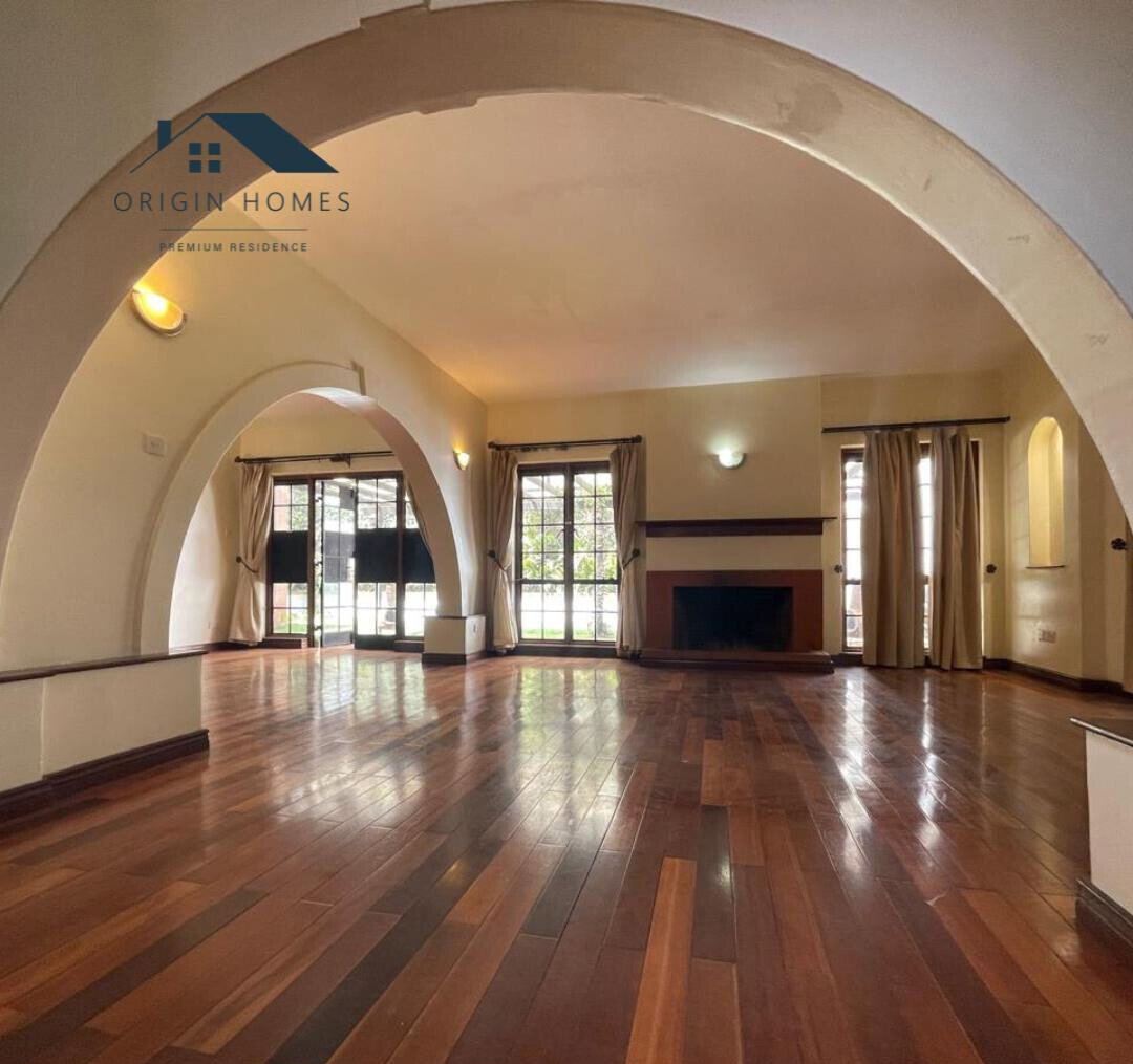 5BR Townhouse with Dual Kitchen & Backup Generator - Westlands